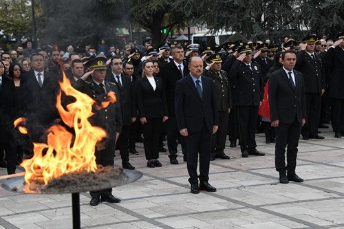 Cumhuriyetimizin banisi Gazi Mustafa Kemal Atatürk’ü andık